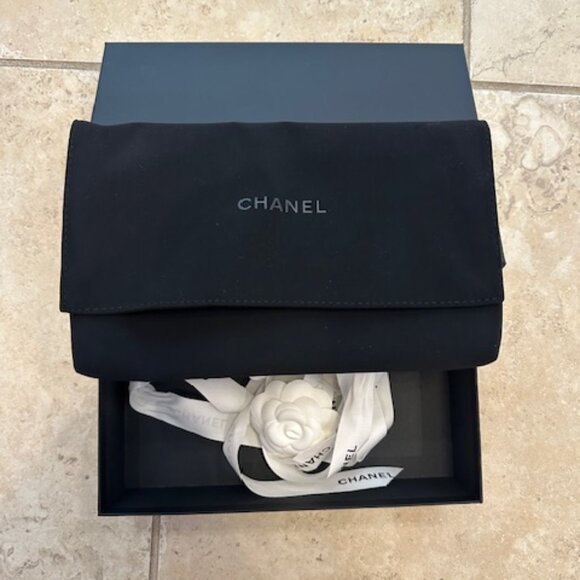 Authentic Chanel Gift Box - Picture 3 of 3